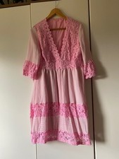 Damen Kleid mit sehr schöne