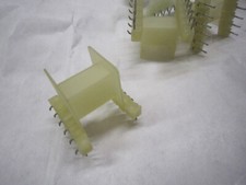 4 St. Trafokörper Spulenkörper klein  mit Rundsteckfahnen 1-kammer ( M 30 ?)