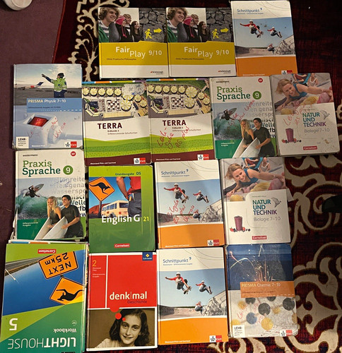 Bücher hefte set - &,