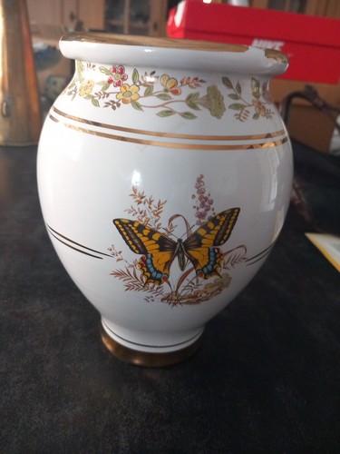 Vintage vase presenta - vintage,
