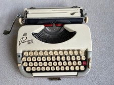 Antike Reiseschreibmaschine Princess 300 mit Koffer