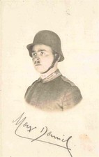 Militaria WK1 Soldat Stahlhelm