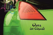 A 760 -  Oma im Einsatz  Baby Geburt Auto Aufkleber Heckscheibe Autoaufkleber