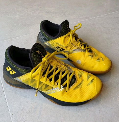Yonex power cushion - power,