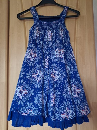 Blaues sommerkleid mit - blaues,