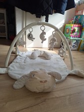 Spielbogen Baby Fehn Schaf