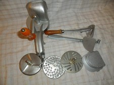 MINNA manuelle Küchenmaschine DBP * Schneiden Reiben Raspeln Entsaften * Vintage