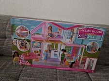 Barbie Malibu Haus Puppen Villa mit 25 Möbeln Neu Ovp FXG57