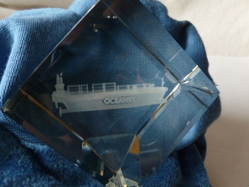 Glasquader laser schiff - 3d,