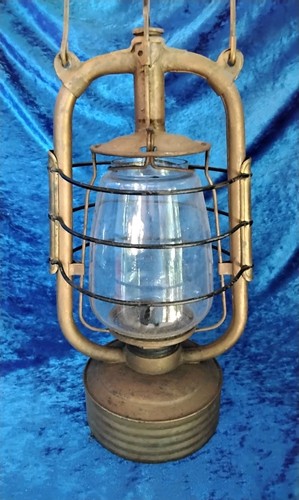 Alte goldfarbene sturmlaterne - goldfarbene,