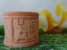 Terracotta Topf Blumentopf Pflanzentopf mit Figuren Rund Verziert sehr selten