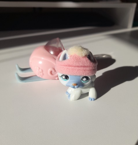 Littlest pet shop lps 689 - littlest, #689