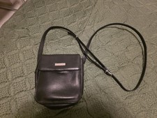 ASSIMA DAMEN HANDTASCHE Umhängetasche schwarz sehr guter Zustand!