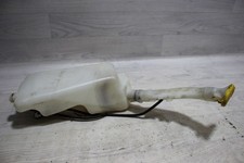 Wischwasserbehälter mit Pumpe