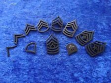 (A53-18)  US Rangabzeichen Metall  Konvolut von Privat bis Com Sergeant Mayor 