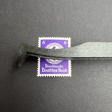 Hakenkreuz im Eichenkranz