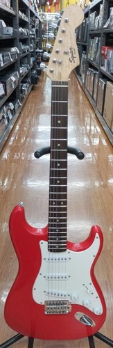 Squier bullet stratocaster - bullet,