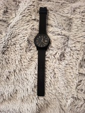 Lacoste Herrenarmbanduhr Modell 2011179 – Schwarz/Gold – Sportlich & Elegant