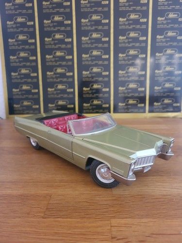 Schuco5505 cadillac ville - de,