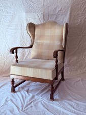 Antiker Ohrensessel  mit einem karierten Stoff bezogen,  Sammlerwert