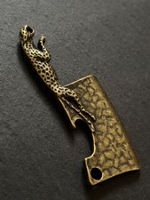 Leoparden-Axt Anhänger aus Metall | Flaschenöffner | EDC | Antikgold | 6 cm