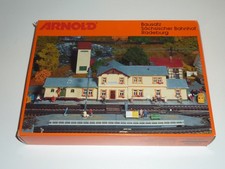 Arnold 6459  Bausatz Bahnhof Radeburg   (Spur N)