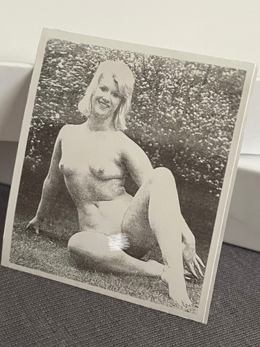 Frauenakt schwarzweiß foto - schwarzweiß-foto, /
