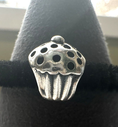 Love links cupcake charm - love,