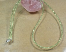 Zierlicher A++ grüner Peridot