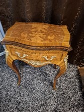 KOMMODE Klassisch, French