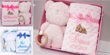 GESCHENKSET Babydecke mit Namen und Datum Bestickt + Teddybär mit Holzbeißring