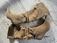 Zara Wildleder Stiefel in einem Camel Farbton Damen Grösse 38