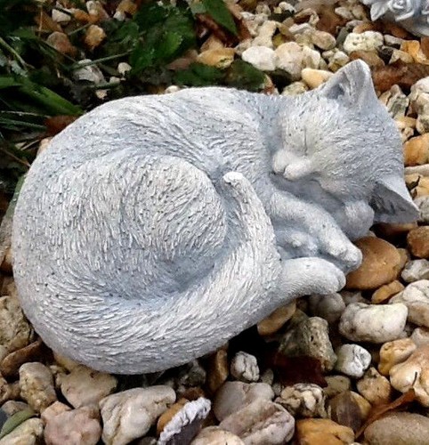 Gartenfiguren katze liegend - gartenfiguren,,