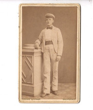 12442- CDV * Junger Student *
