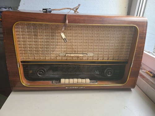 Altes röhrenradio stassfurt - röhrenradio,