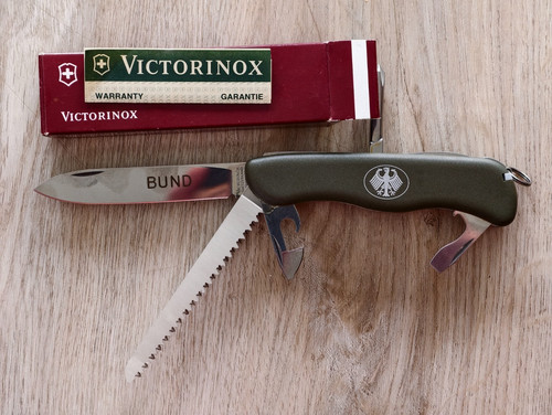 VICTORINOX