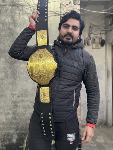 Big gold heavyweight - big,