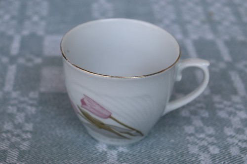 Hübsche tasse porzellan tulpe - porzellan,