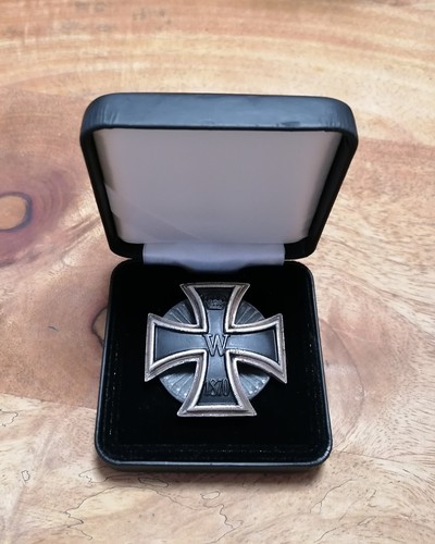 Militaria abzeichen orden - militaria,