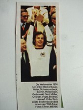 Fußball / Die Weltmeister von 1994 / Beckenbauer mit Weltpokal