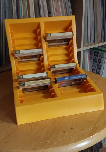 Musikkassetten ständer - musikkassetten,