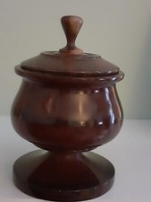 Handarbeit auf Drehbank