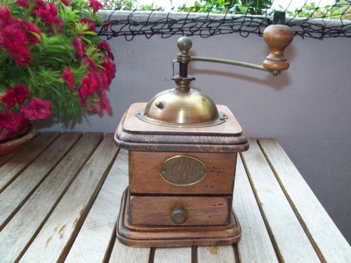 Vintage alte kaffeemühle - alte,