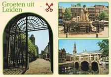 Leiden NL Schmiedeeisernes Tor Brunnen Partie am Kanal