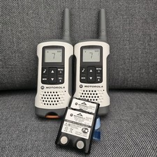 Motorola Funkgeräte Set TLKR T41 – 2 Stück - Inkl. 2 Original Motorola  Akku