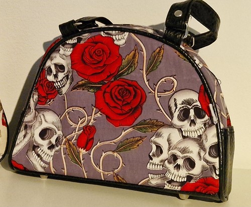 Black roses rockabilly - roses, skulls