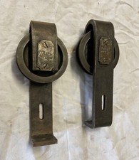 2 historische Halterungen