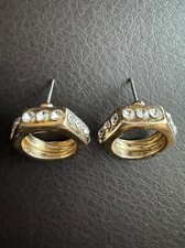 Ohrstecker Nuss Design