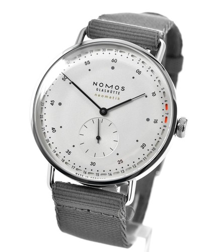 Nomos metro neomatik update - metro,