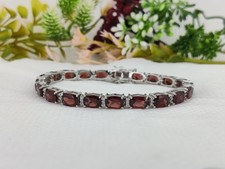 Zierliche Red Garnet Tennis
